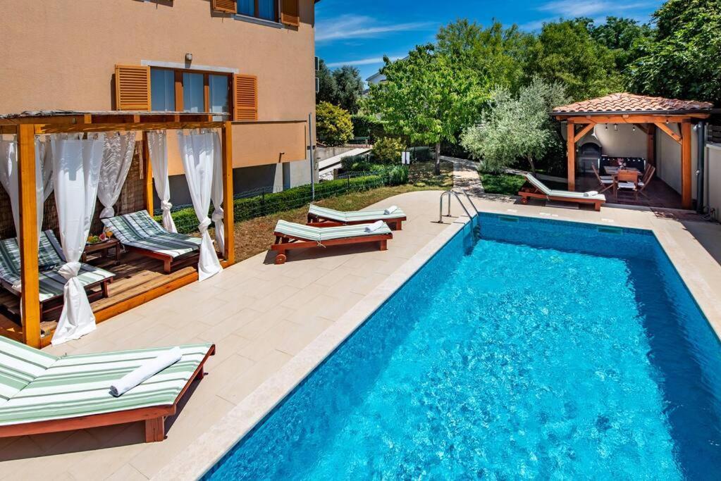 Villa L L Sikici By Istrialux
